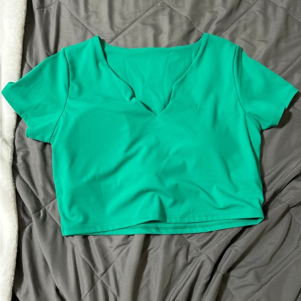 P’tula Notch Crop Top